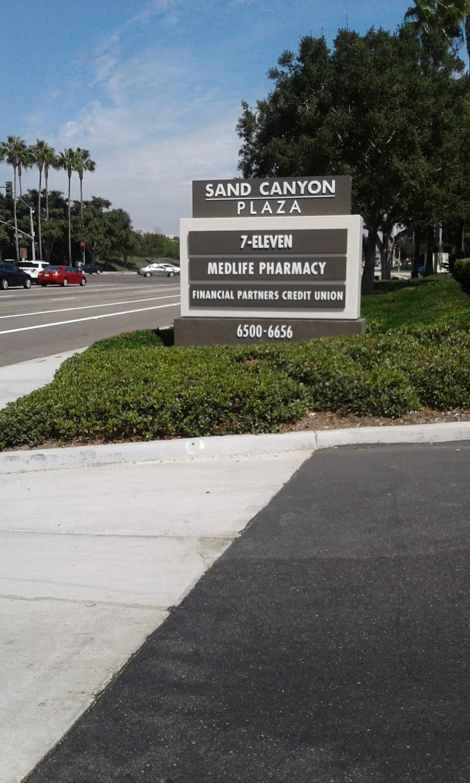 Carls Jr. | restaurant | 6500 Irvine Center Dr, Irvine, CA 92618, USA | 9495859340 OR +1 949-585-9340