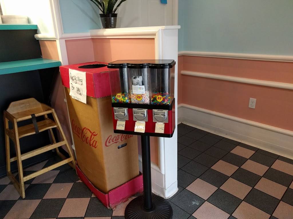 Cove Beach Grill | restaurant | 820 Cove Rd, Stamford, CT 06902, USA | 2035179090 OR +1 203-517-9090