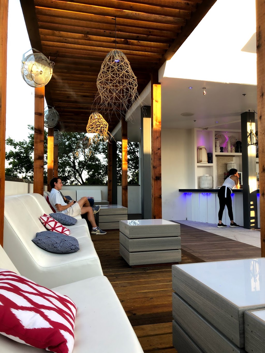 77 Degrees | restaurant | 2107 N Henderson Ave, Dallas, TX 75206, USA | 2147700793 OR +1 214-770-0793