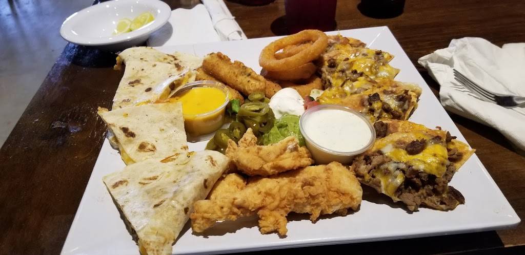 Halftime Grill & Sports Bar | restaurant | 2902 N Navarro St, Victoria, TX 77901, USA | 3618948764 OR +1 361-894-8764