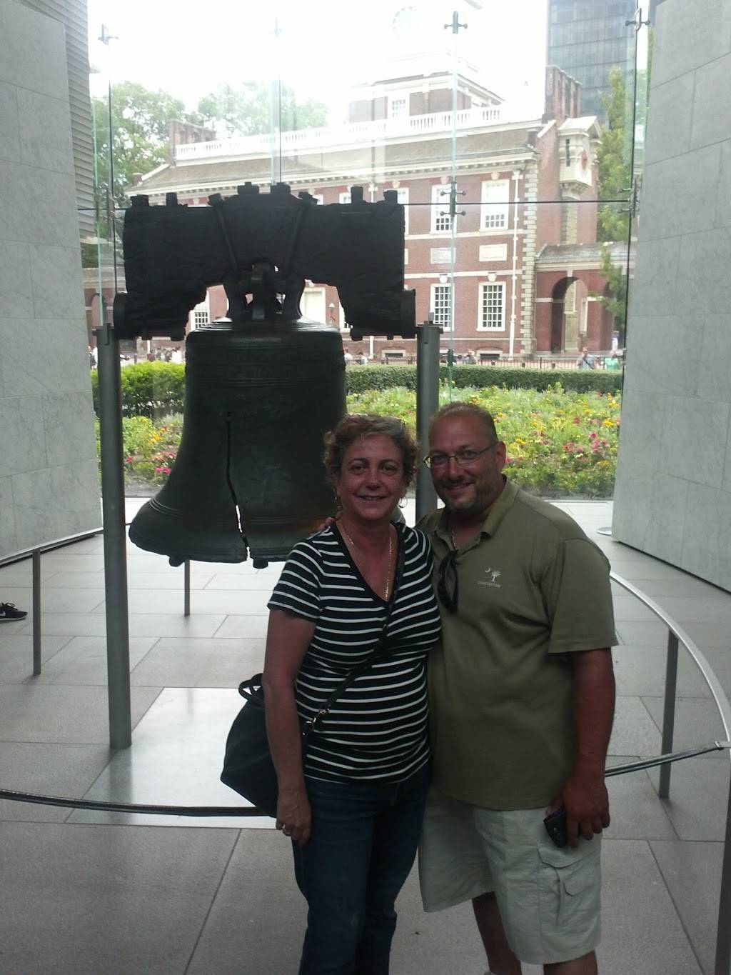 Dunkin | cafe | 1 E Penn Square, Philadelphia, PA 19107, USA | 2157511451 OR +1 215-751-1451