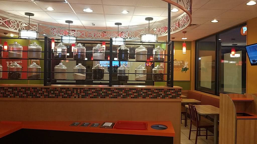 Popeyes Louisiana Kitchen | restaurant | 6233 Northwest Expy, Oklahoma City, OK 73132, USA | 4057224830 OR +1 405-722-4830