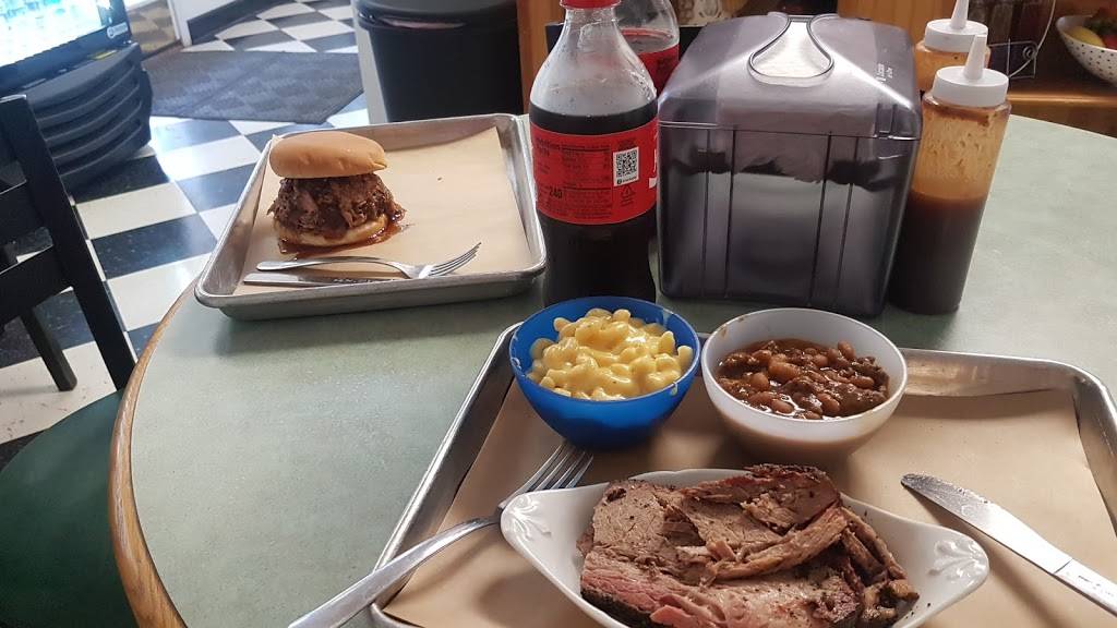 Headquarters BBQ | restaurant | 2700 W State Hwy 22, Crestwood, KY 40014, USA | 5026181765 OR +1 502-618-1765