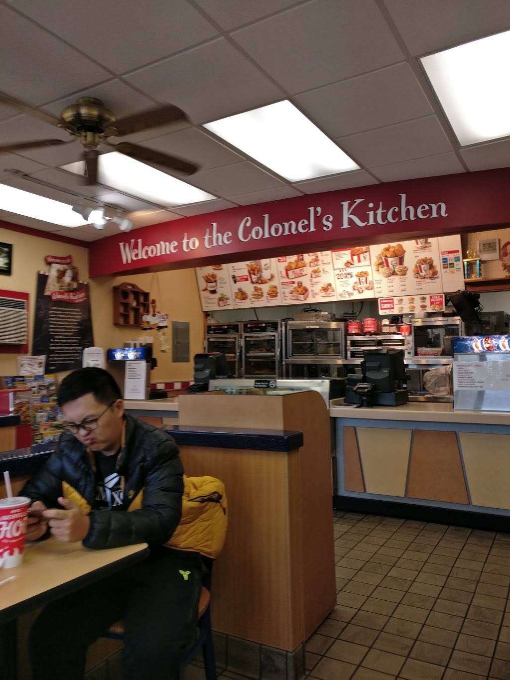 KFC | restaurant | 225 E Central Ave, Mackinaw City, MI 49701, USA | 2314365491 OR +1 231-436-5491