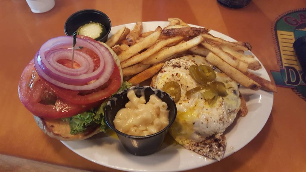 Gators Dockside | restaurant | 12448 Lake Underhill Rd, Orlando, FL 32828, USA | 4072499444 OR +1 407-249-9444