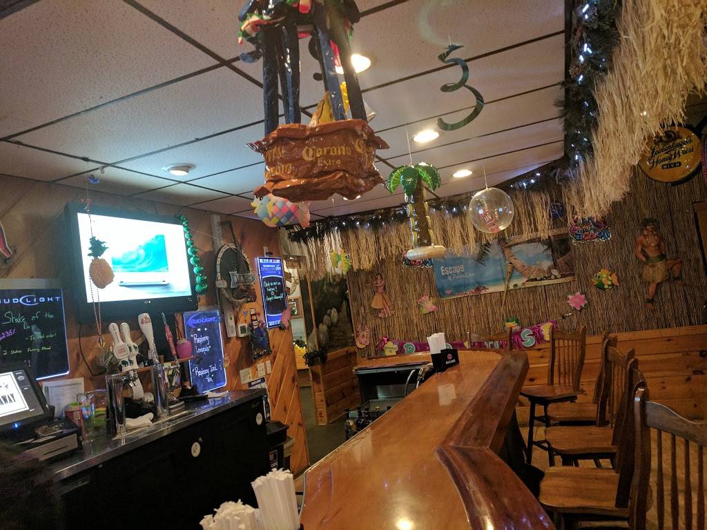 Gingers Hide Away LLC | restaurant | 302 E Lake St, Horicon, WI 53032, USA | 9204854856 OR +1 920-485-4856