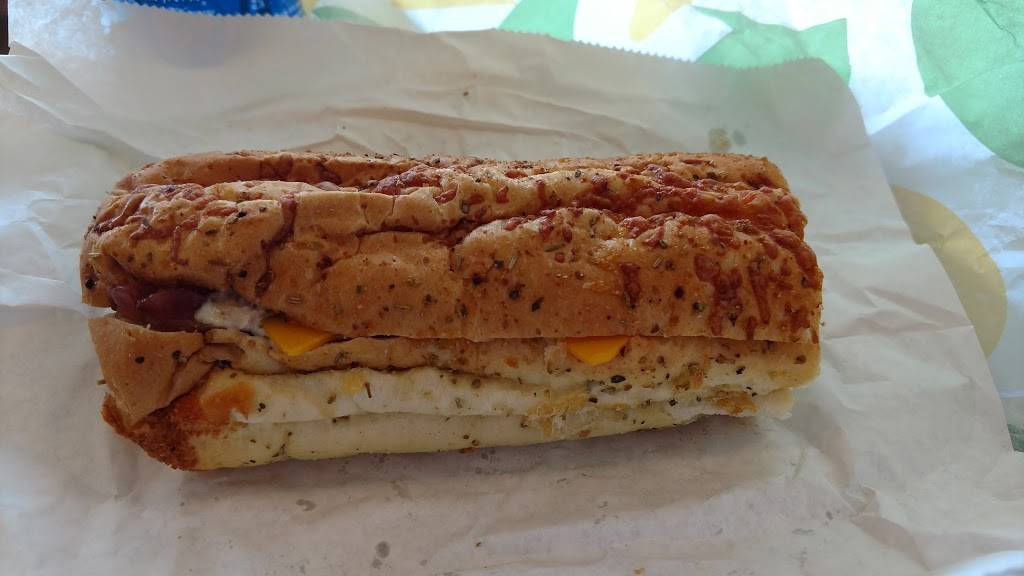 Subway | restaurant | 3202 W Lake St, Minneapolis, MN 55416, USA | 6129297827 OR +1 612-929-7827