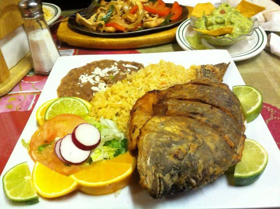 Isabelas | restaurant | 4412 4th Ave, Brooklyn, NY 11220, USA | 7188326715 OR +1 718-832-6715