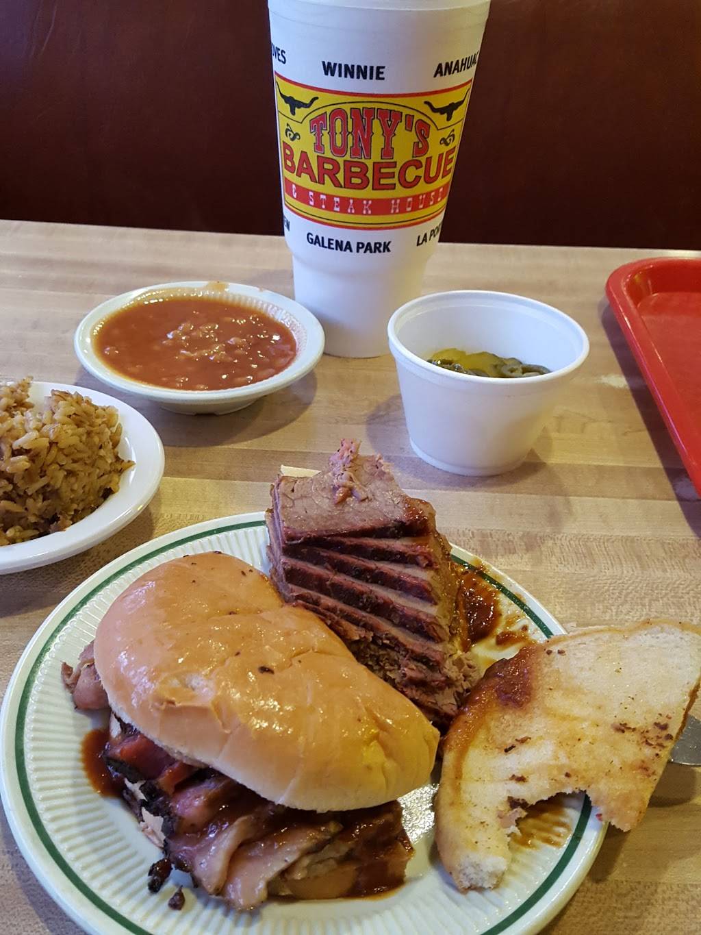 Tonys Barbecue & Steakhouse | restaurant | 4700 Twin City Hwy, Groves, TX 77619, USA | 4099627427 OR +1 409-962-7427