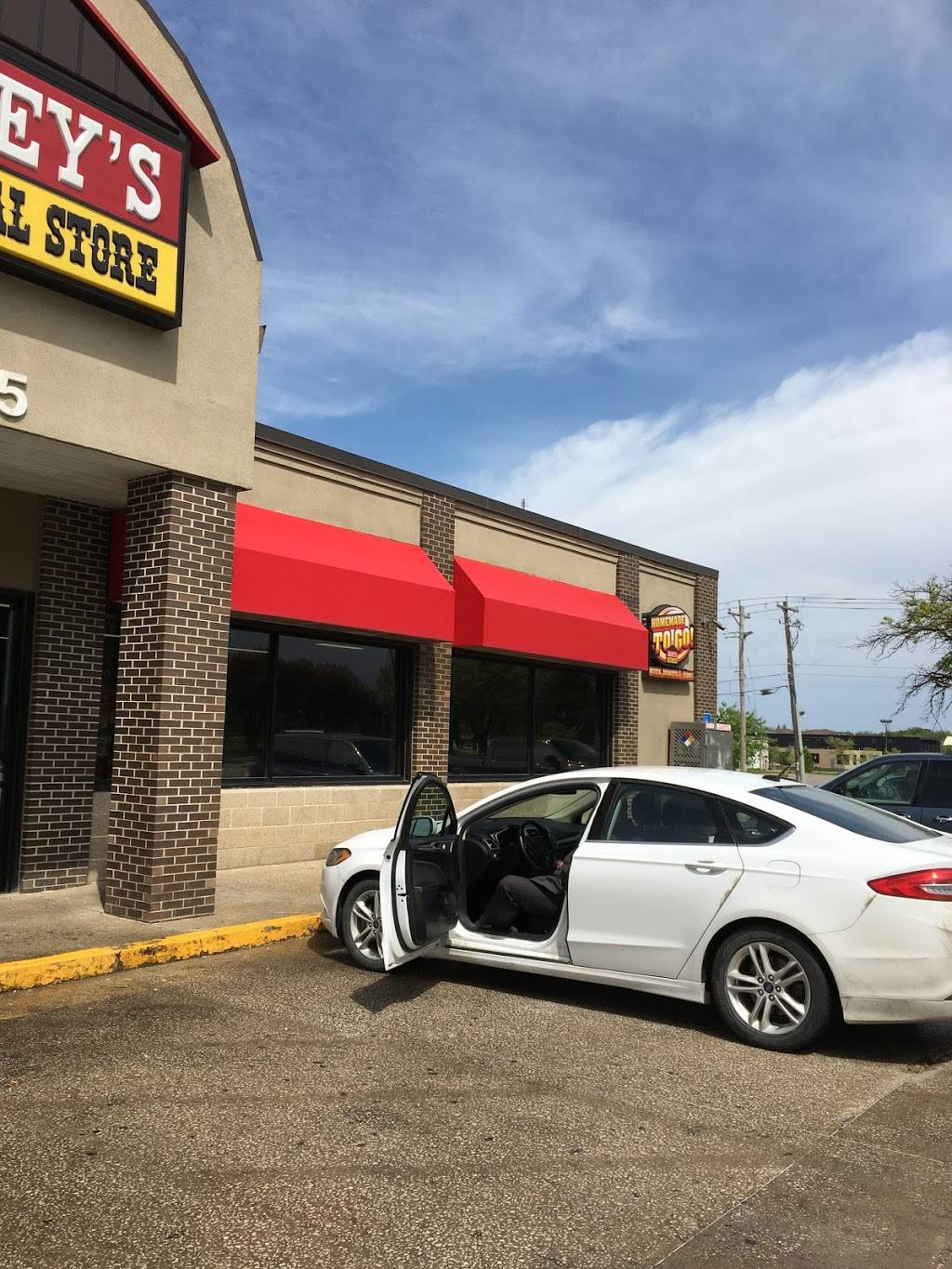 Caseys | meal takeaway | 235 Ave O, Fort Dodge, IA 50501, USA | 5155761238 OR +1 515-576-1238