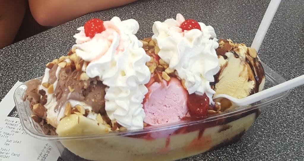 Braums Ice Cream & Burger Restaurant | restaurant | 7351 E Reno Ave, Midwest City, OK 73110, USA | 4057375716 OR +1 405-737-5716