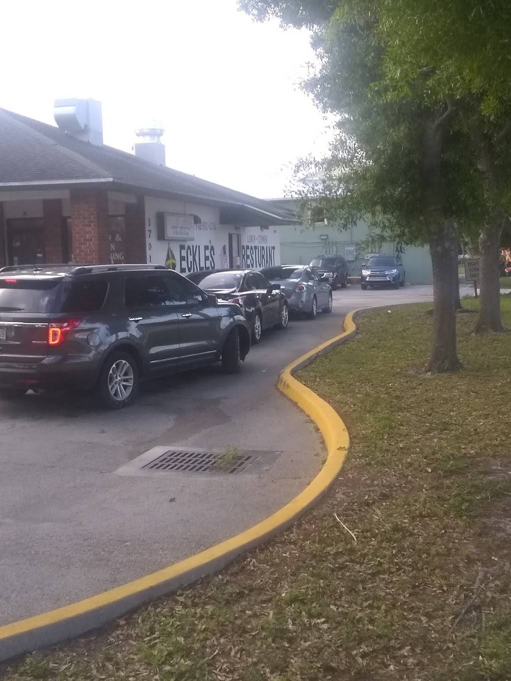 Eckles Restaurant & Lounge | restaurant | 1701 N 25th St, Fort Pierce, FL 34947, USA | 7728824704 OR +1 772-882-4704