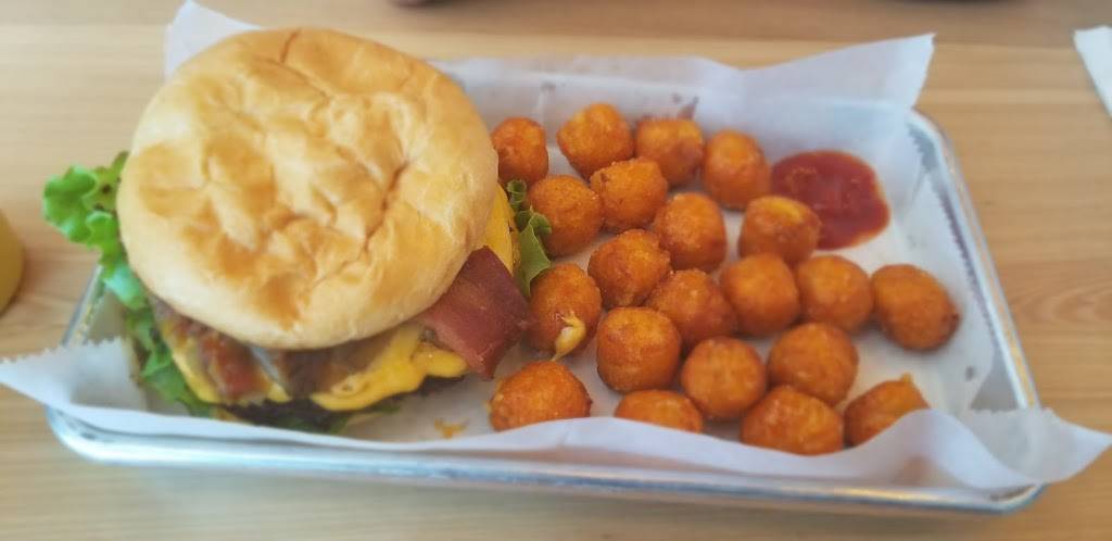 Independent Burger & Bar East | restaurant | 2260 N Zaragoza Rd #27, El Paso, TX 79938, USA | 9152342887 OR +1 915-234-2887