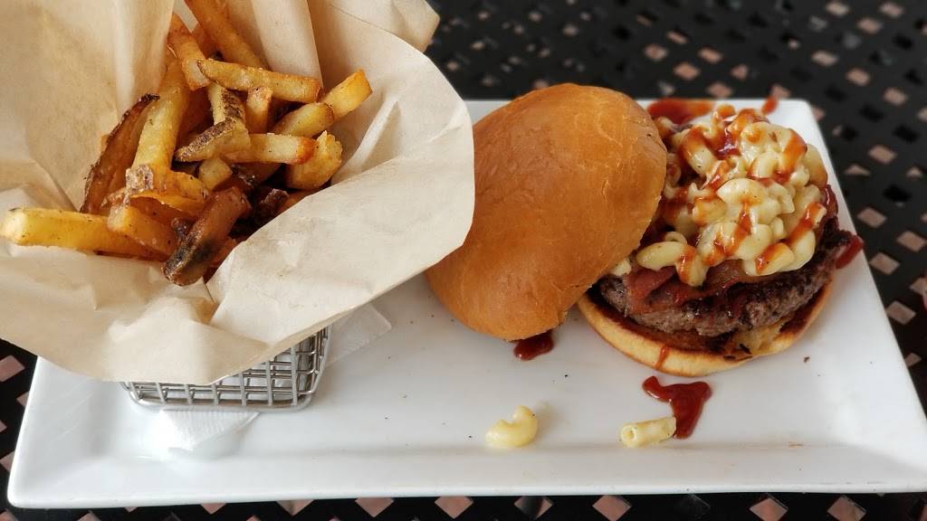 Stockyard Burgers and Bones | restaurant | 2850 Paces Ferry Rd SE, Atlanta, GA 30339, USA | 6783101095 OR +1 678-310-1095