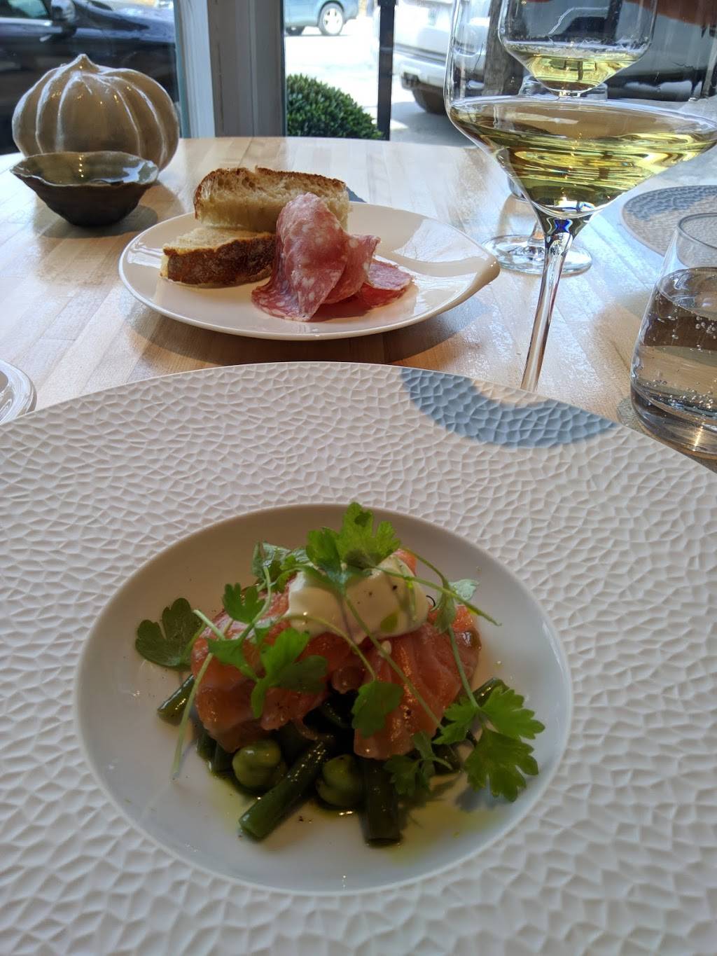 Chez Sophie | restaurant | 1974 Rue Notre-Dame Ouest, Montréal, QC H3J 1M8, Canada | 4383802365 OR +1 438-380-2365