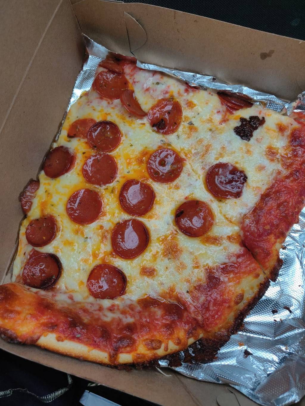 Bocce Club Pizza | restaurant | 4174 Bailey Ave, Buffalo, NY 14226, USA | 7168331344 OR +1 716-833-1344