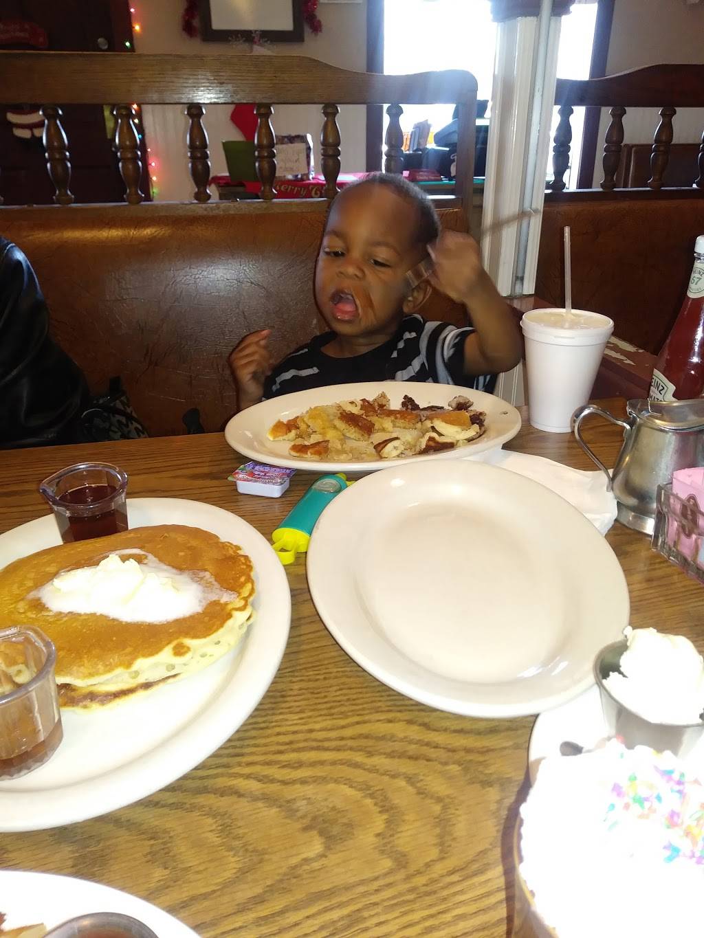 Karens Kitchen 4 | restaurant | 42123 50th St W, Lancaster, CA 93536, USA | 6619439117 OR +1 661-943-9117