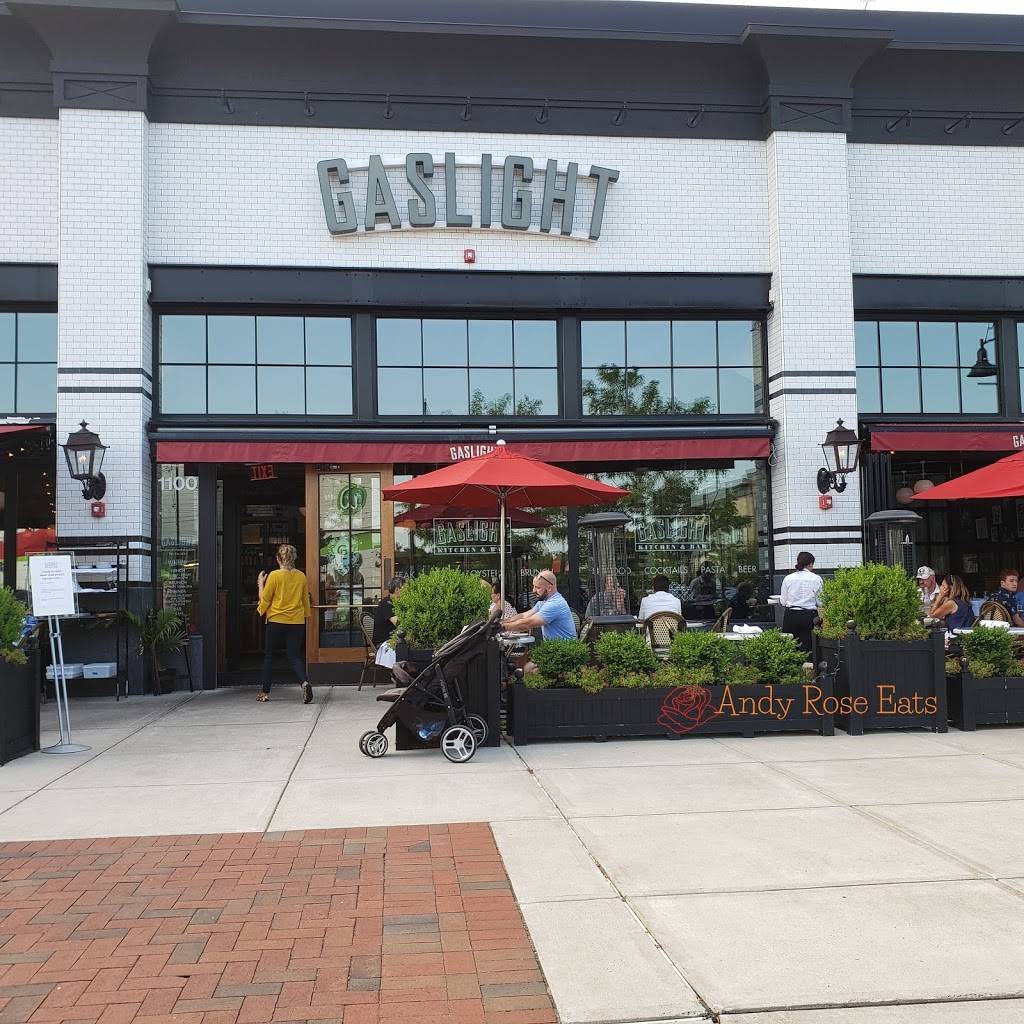 Gaslight Kitchen & Bar | restaurant | 1100 Market St, Lynnfield, MA 01940, USA | 7813343433 OR +1 781-334-3433