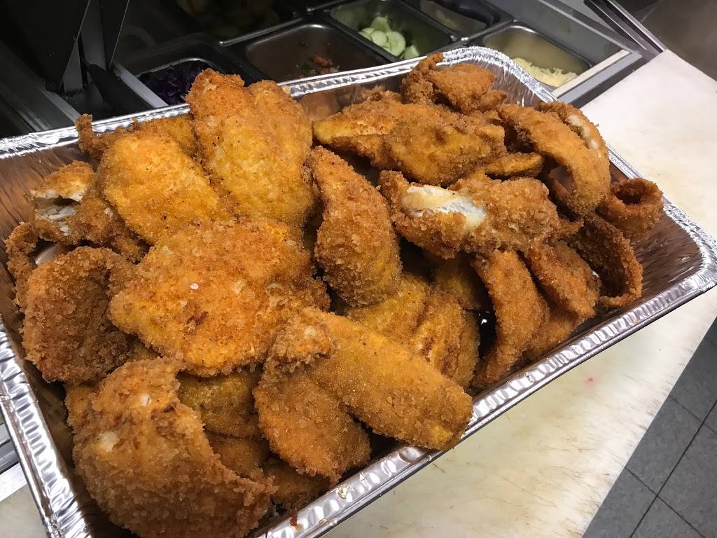 Crown Fried Chicken | meal takeaway | 404 N Main St, Brockton, MA 02301, USA | 5085871011 OR +1 508-587-1011