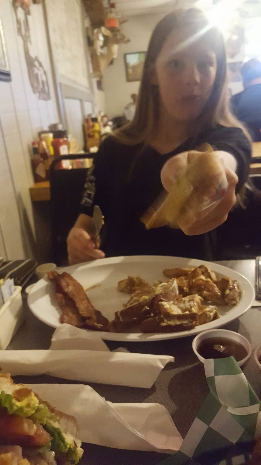 Little Richards Family Restaurant | restaurant | 301 Rte 291, Independence, MO 64056, USA | 8162577295 OR +1 816-257-7295