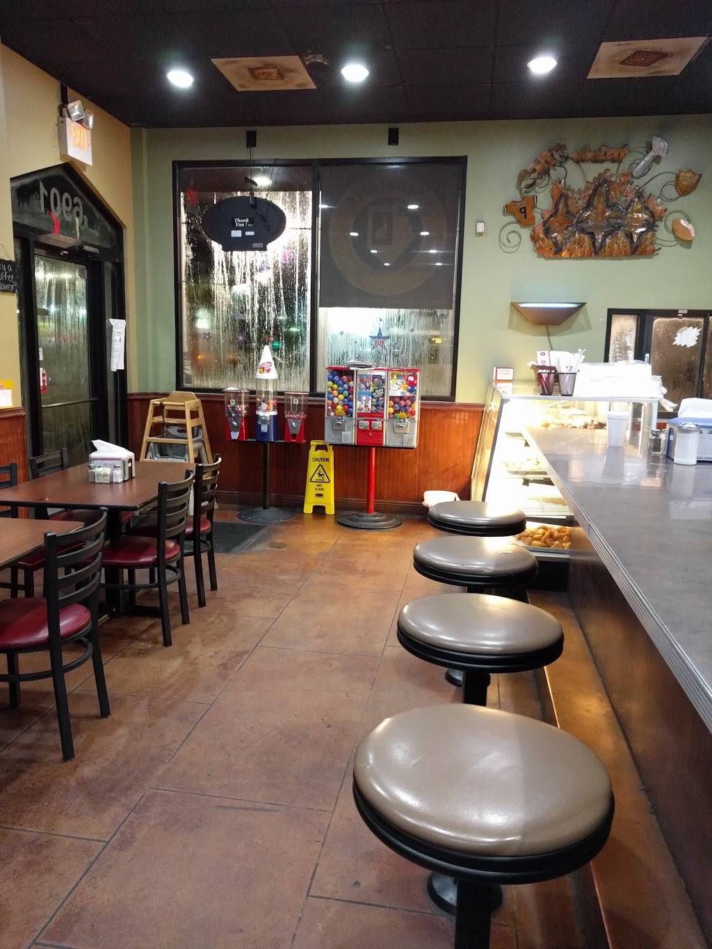 Geralds Donuts | bakery | 6901 St Claude Ave, Arabi, LA 70032, USA | 5042770030 OR +1 504-277-0030