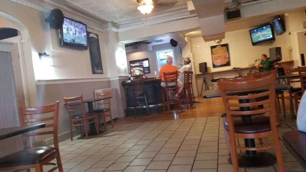 JD McGillicuddys | restaurant | 211 E 2nd St, Essington, PA 19029, USA | 6105219860 OR +1 610-521-9860