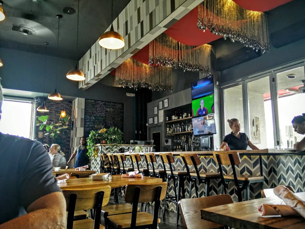 Crave Kitchen & Bar | restaurant | 631 N Resler Dr Suite B, El Paso, TX 79912, USA | 9155812213 OR +1 915-581-2213