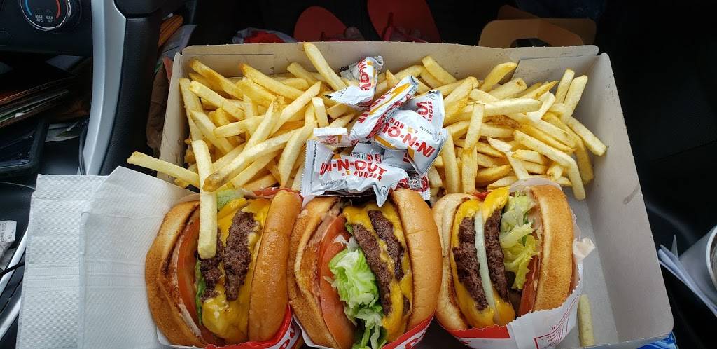 In-N-Out Burger | restaurant | 23035 Hemlock Ave, Moreno Valley, CA 92557, USA | 8007861000 OR +1 800-786-1000