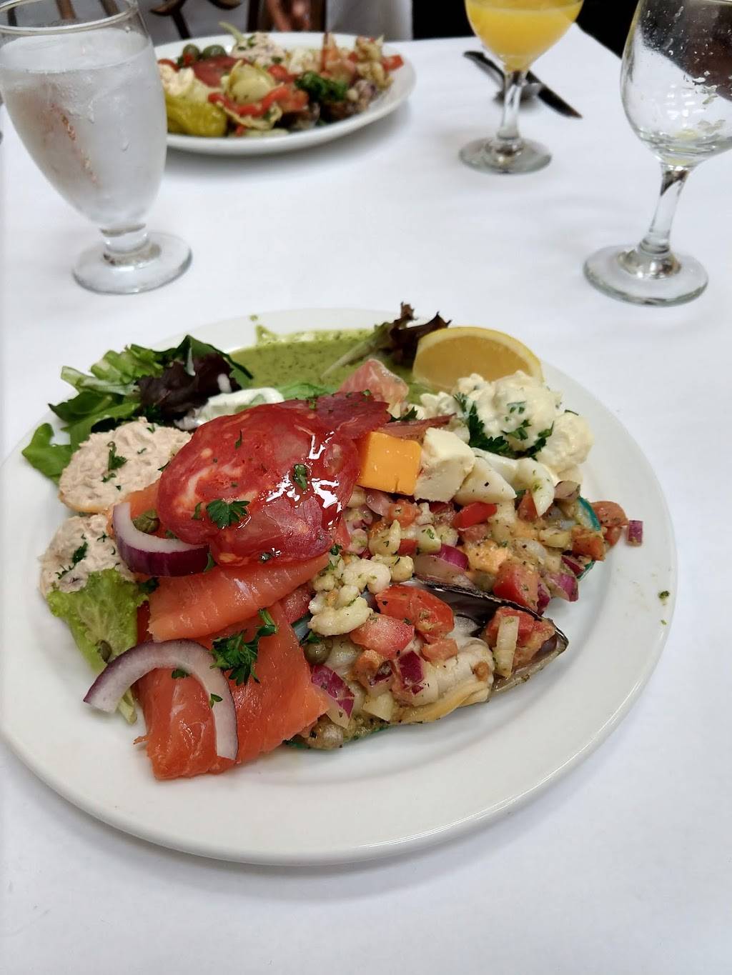 Patio Espanol | restaurant | 2850 Alemany Blvd, San Francisco, CA 94112, USA | 4155875117 OR +1 415-587-5117