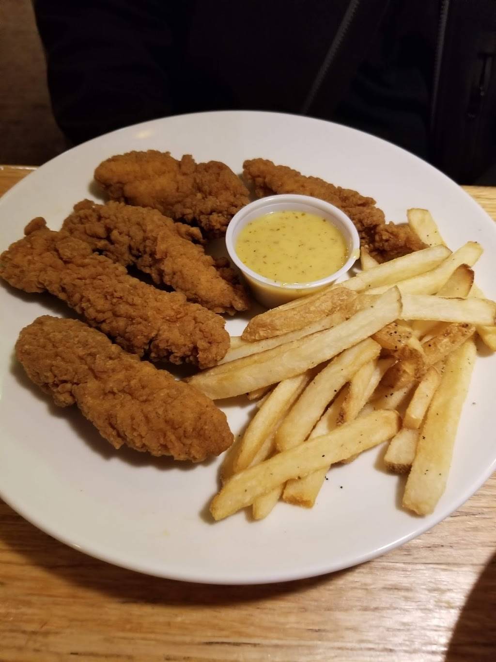 Applebees Grill + Bar | restaurant | 379 Amherst St, Somerset Plaza, Nashua, NH 03063, USA | 6038869292 OR +1 603-886-9292