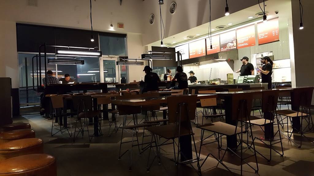 Chipotle Mexican Grill | restaurant | 9815 Main St Ste 104, Damascus, MD 20872, USA | 2406683260 OR +1 240-668-3260