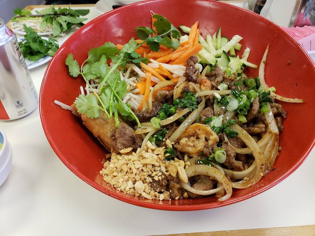 PHO 32 | restaurant | 2413 Thousand Oaks, San Antonio, TX 78232, USA | 2105989855 OR +1 210-598-9855