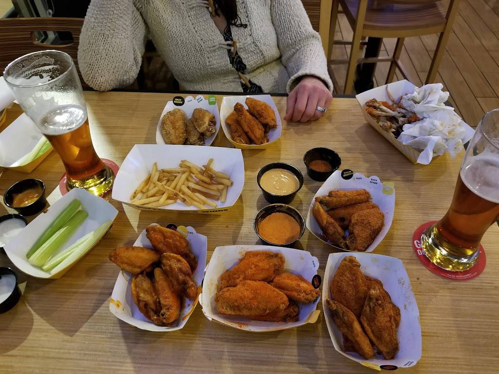 Buffalo Wild Wings | restaurant | 2948 Allentown Rd, Lima, OH 45805, USA | 4199912999 OR +1 419-991-2999