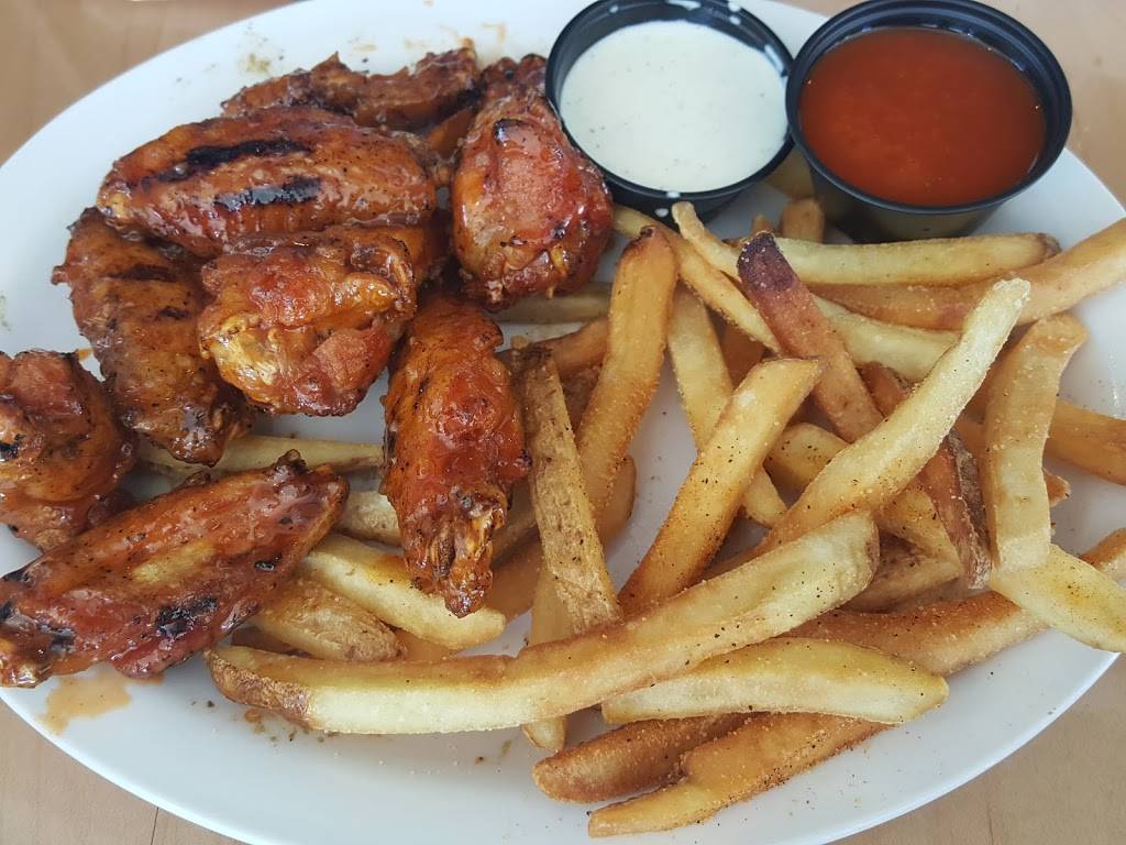 Gators Dockside | restaurant | 6516 Old Brick Road, Windermere, FL 34786, USA | 4072175191 OR +1 407-217-5191