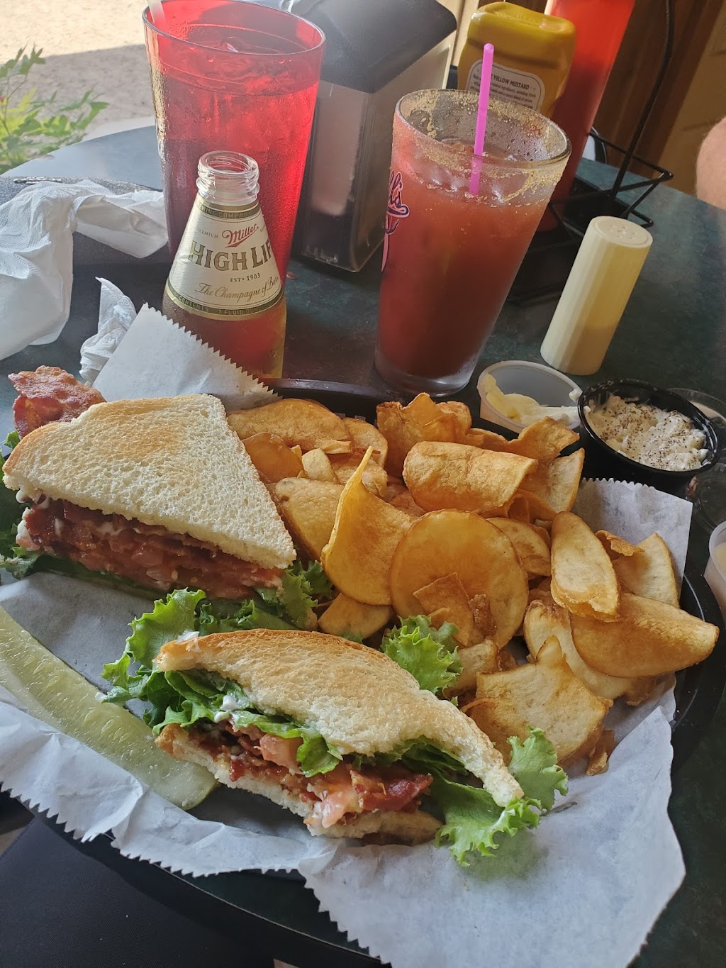 Jacks Shack | restaurant | 29954 MN-65, McGregor, MN 55760, USA | 2187683848 OR +1 218-768-3848