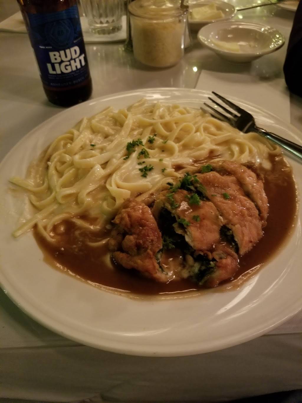 Uricchios Trattoria | restaurant | 1400 17th St, Bakersfield, CA 93301, USA | 6613268870 OR +1 661-326-8870