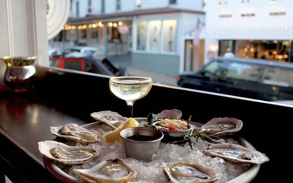 The Oyster Bar 02557 | restaurant | 6 Circuit Ave, Oak Bluffs, MA 02557, USA | 7745633046 OR +1 774-563-3046