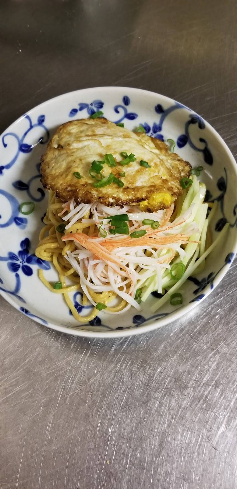 Ginger Root | restaurant | 9 Main St, East Hartford, CT 06118, USA | 8605681583 OR +1 860-568-1583