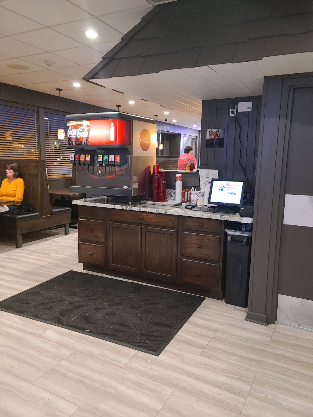 Beggars Pizza - Crestwood | restaurant | 12701 Central Ave, Crestwood, IL 60445, USA | 7083884050 OR +1 708-388-4050