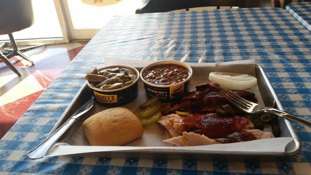Dickeys Barbecue Pit | restaurant | 4475 Adler Dr, Dallas, TX 75211, USA | 2143318088 OR +1 214-331-8088
