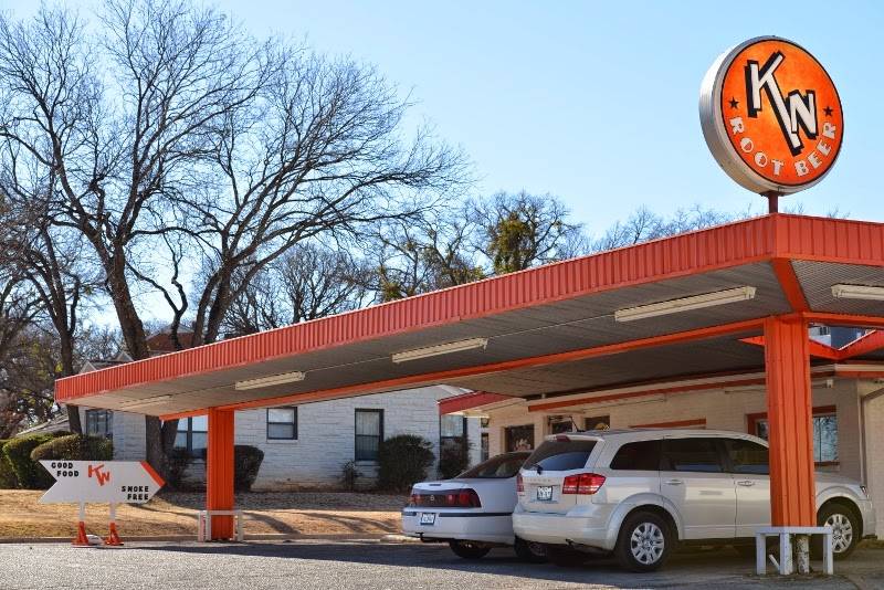 K N Root Beer Drive In | restaurant | 1108 Cypress St, Graham, TX 76450, USA | 9405492247 OR +1 940-549-2247