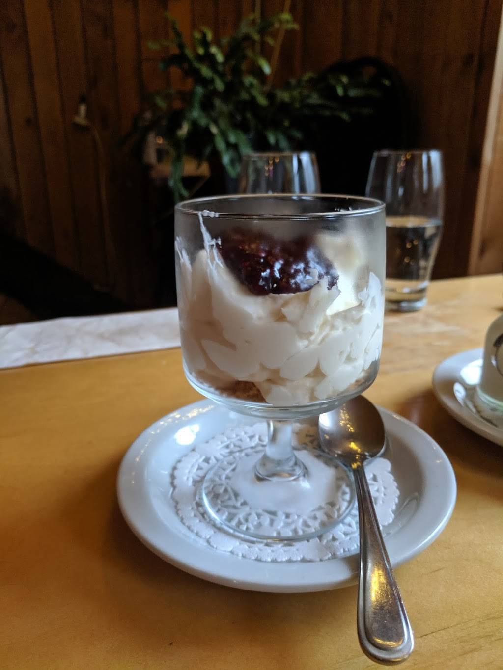 Bistro La Fringale | restaurant | 76 Rue Principale, Granby, QC J2G 2T4, Canada | 4509945994 OR +1 450-994-5994