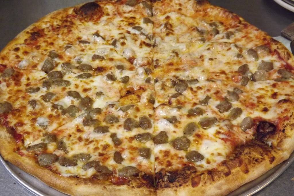 Geraldis | restaurant | 204 Public Square, Berryville, AR 72616, USA | 8704232666 OR +1 870-423-2666