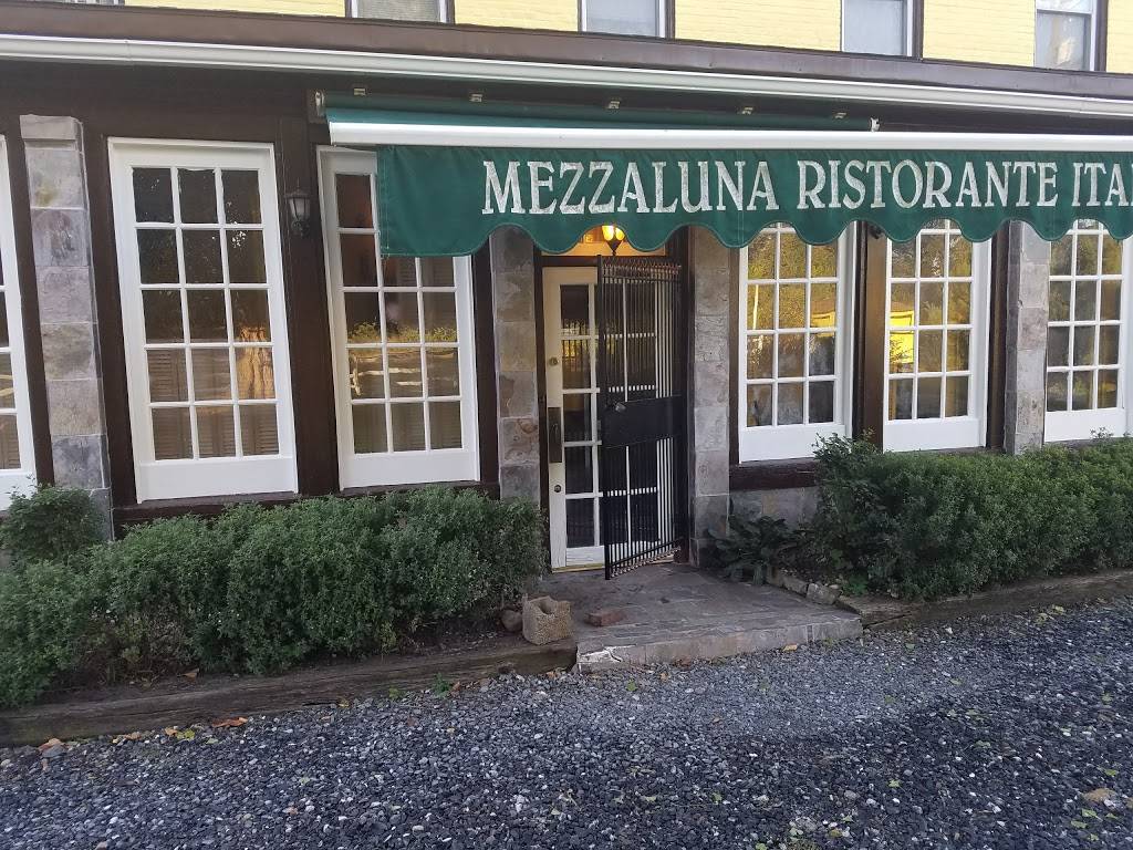 The 901 Lounge at Lochiel Hotel | restaurant | 901 Shanois St, Harrisburg, PA 17104, USA | 7177709452 OR +1 717-770-9452