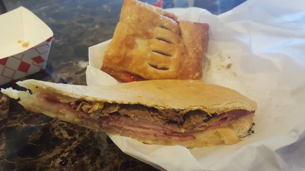 Frijoles Colorado | restaurant | 12095 W Alameda Ave, Lakewood, CO 80228, USA | 3037164587 OR +1 303-716-4587