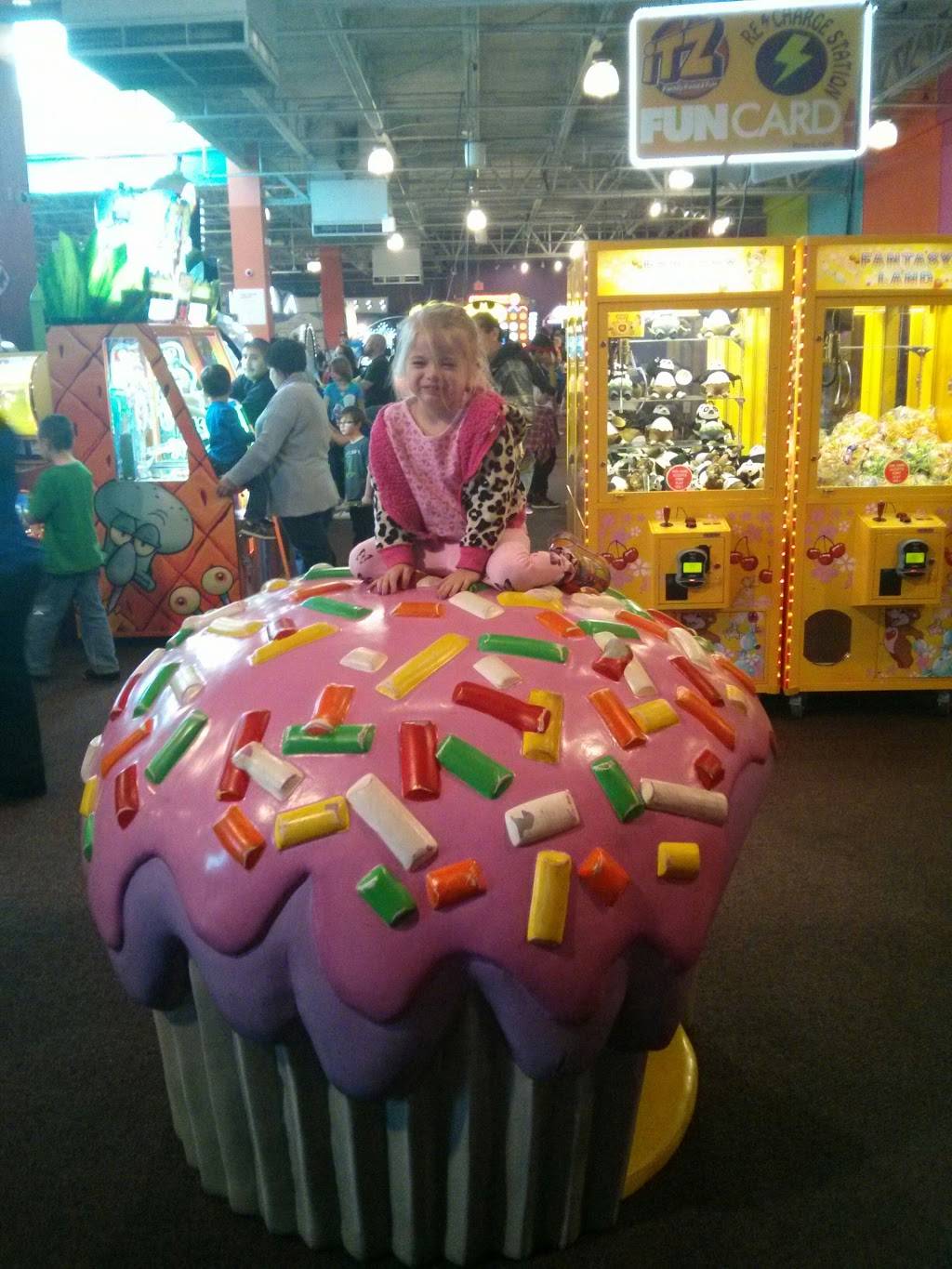 iTZ Family, Food, & Fun - Colorado Springs | restaurant | 3035 New Center Point, Colorado Springs, CO 80922, USA | 8172833700 OR +1 817-283-3700