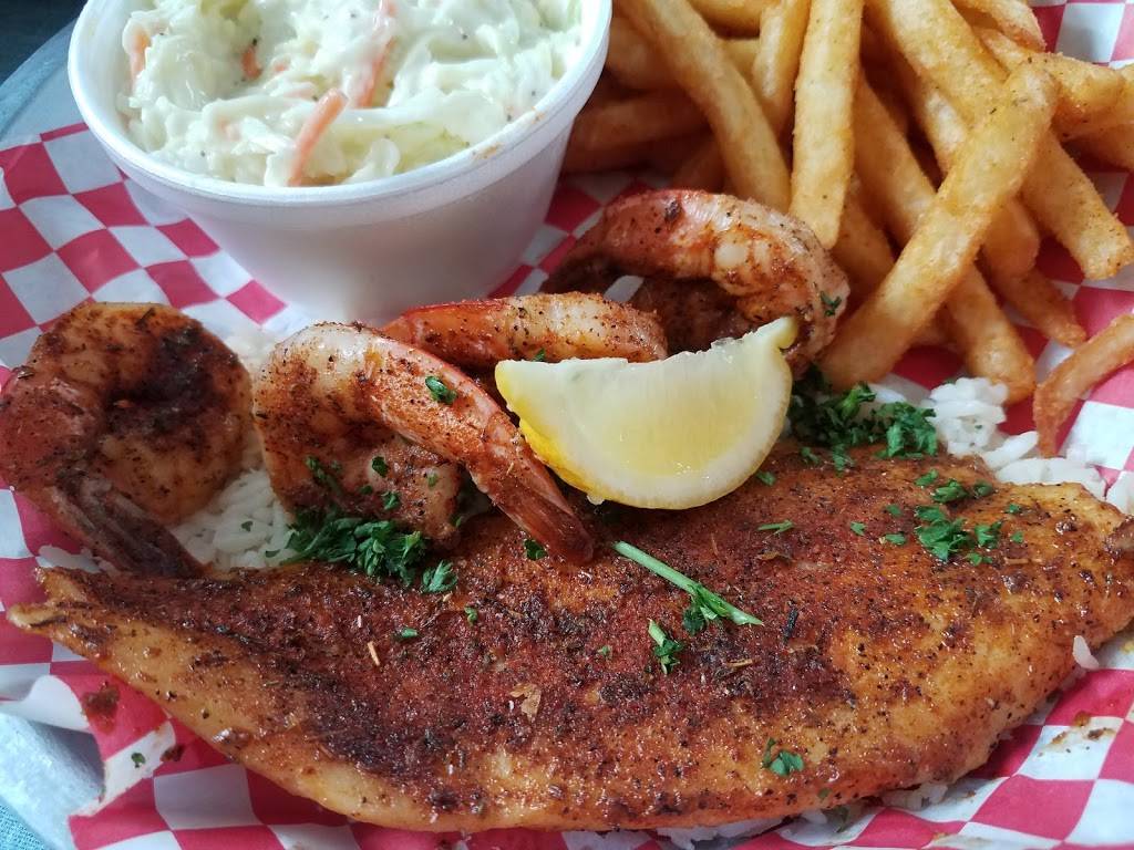 The Catch | restaurant | 2121 W Davis St, Conroe, TX 77304, USA | 9365211618 OR +1 936-521-1618