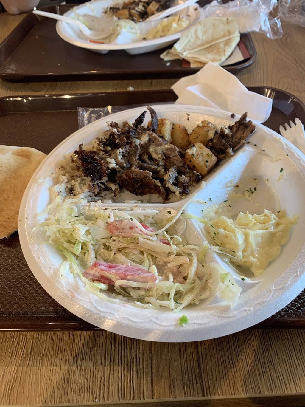 Boustan Ste Dorothée Laval | restaurant | 241B Boulevard Samson, Laval, QC H7X 3E4, Canada | 4506893933 OR +1 450-689-3933