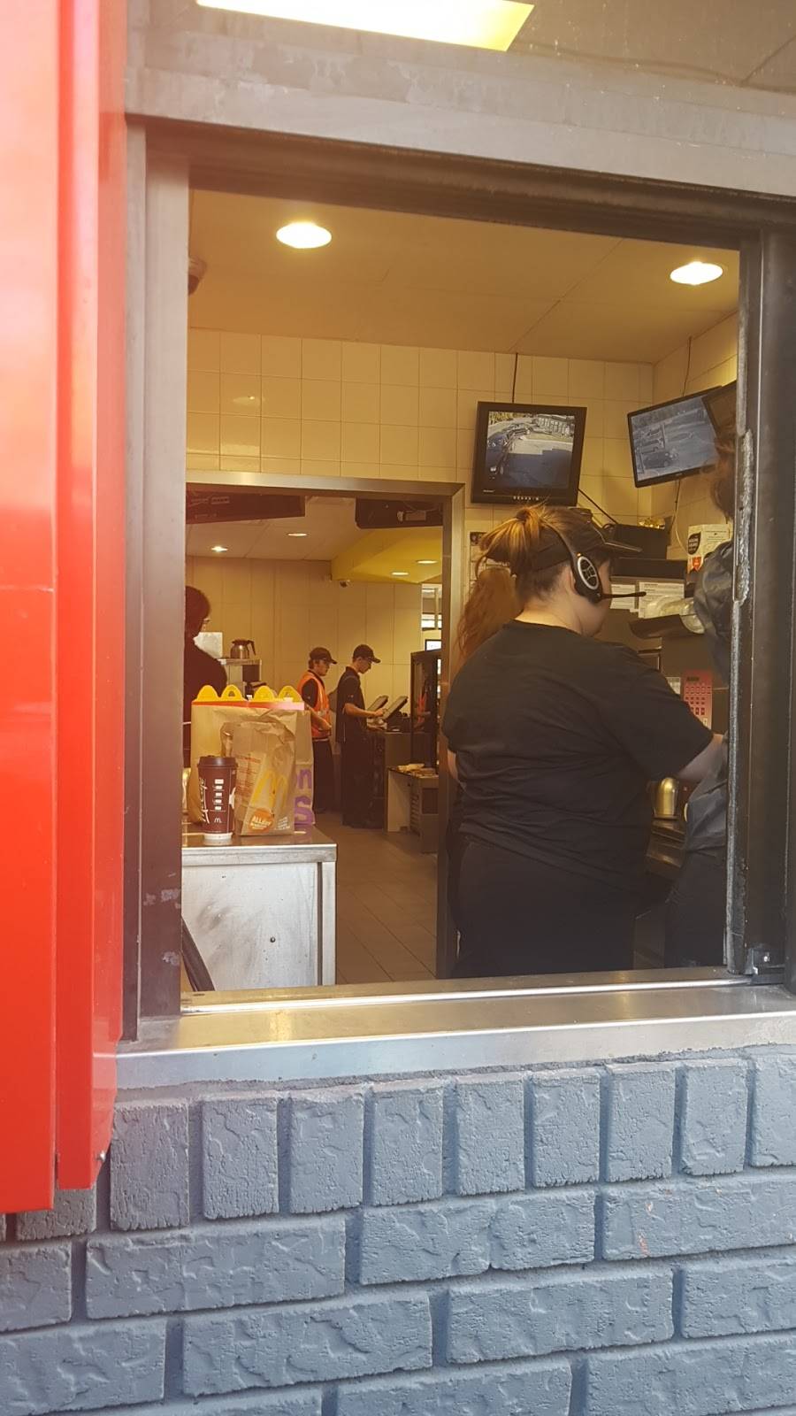 McDonalds | cafe | 77 Queensway East, Simcoe, ON N3Y 4M5, Canada | 5194268085 OR +1 519-426-8085