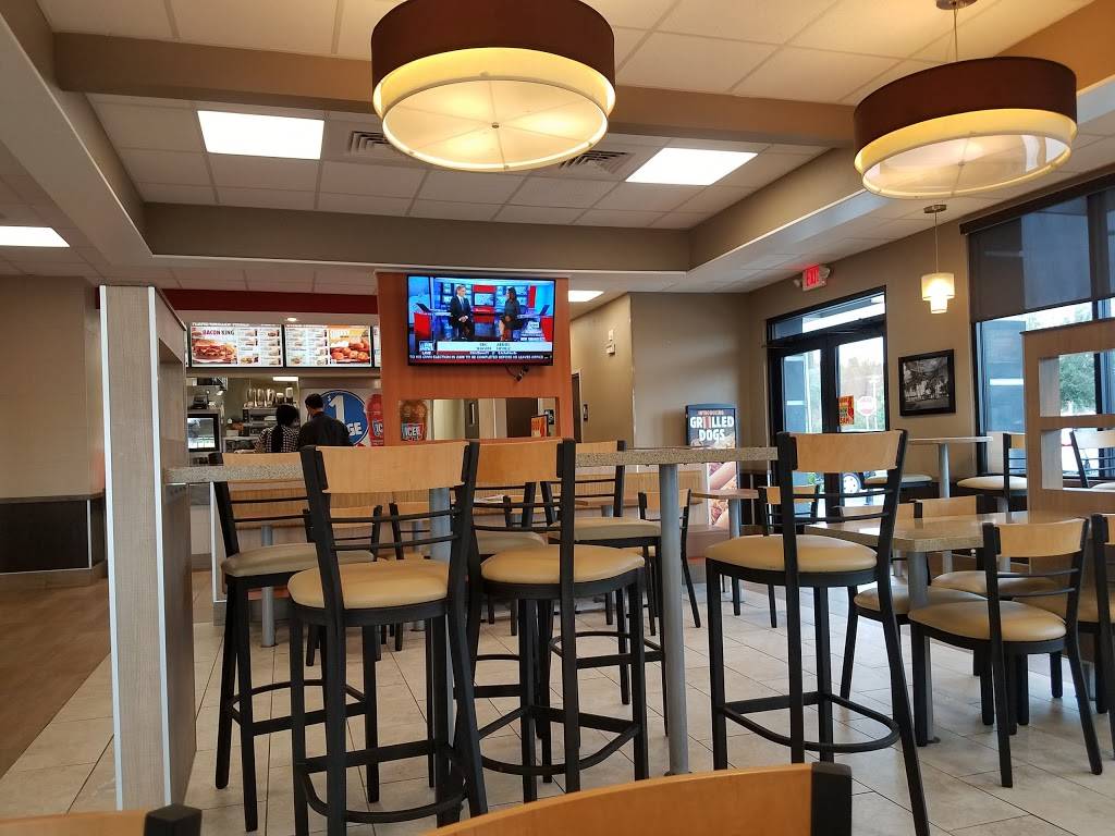 Burger King | restaurant | 8406 N Dale Mabry Hwy, Tampa, FL 33614, USA | 8133742268 OR +1 813-374-2268